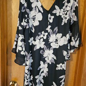 New York & Company dress floral dress bell sleeve size m